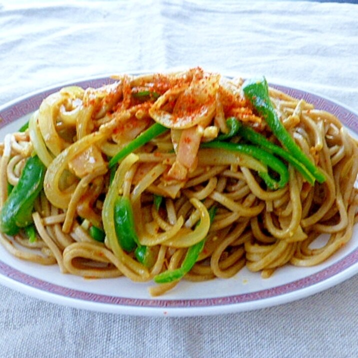 ベーコンとピーマンのカレー焼き蕎麦